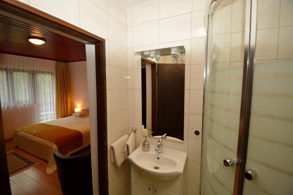 Plitvice Pansion Lovric Hotel Plitvicka Jezera Bilik gambar